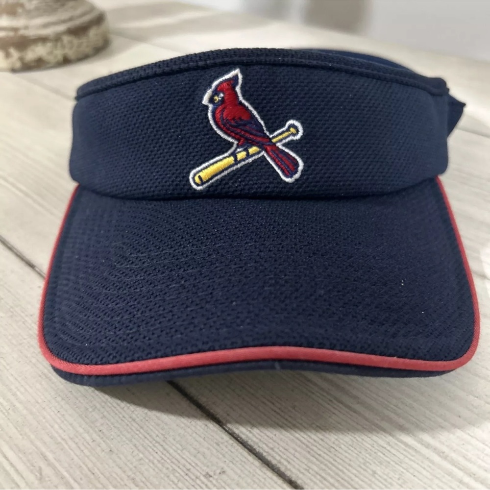 Louisville Cardnial Sun Visor For Men Nike MLB Genuine Merchandise